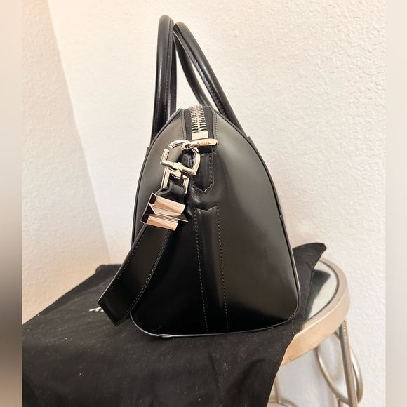 SOLD SOLD ‼️‼️‼️Givenchy bag medium sized. - Picture 7 of 7